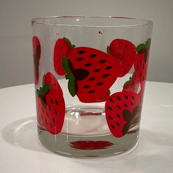 Colony Glass Strawberry-Patterned Tumblers - Picture 5 of 10